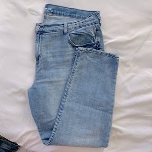 Old Navy Mid-Rise Boyfriend Jeans